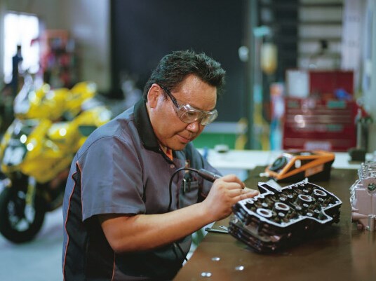 精密模具研磨拋光.jpg 精密模具研磨拋光.jpg