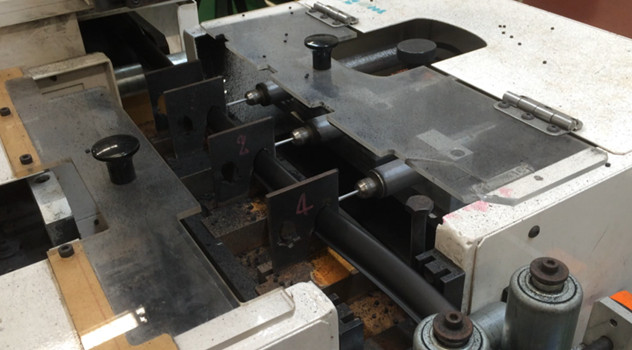 多軸鉆孔機(jī).jpg 多軸鉆孔機(jī).jpg