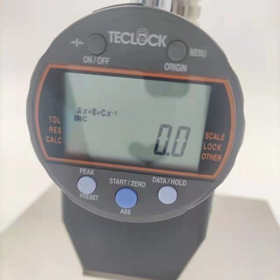 得樂數(shù)顯硬度計(jì).jpg 得樂數(shù)顯硬度計(jì).jpg