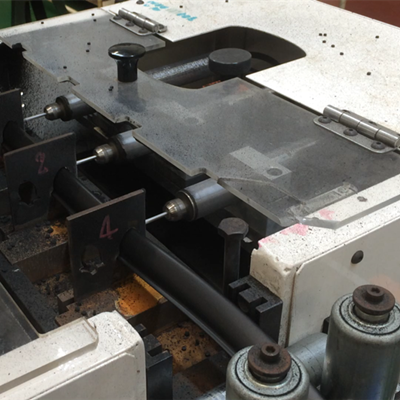 多軸鉆孔機鉆微孔.png 多軸鉆孔機鉆微孔.png