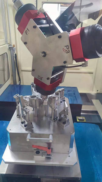 多軸加工中心浮動去毛刺.jpeg 多軸加工中心浮動去毛刺.jpeg