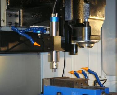 CNC加工中心鉆孔動(dòng)力頭.jpg CNC加工中心鉆孔動(dòng)力頭.jpg