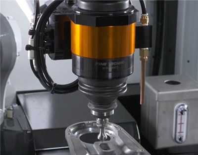 不規(guī)則鋁件浮動去毛刺.jpg 不規(guī)則鋁件浮動去毛刺.jpg