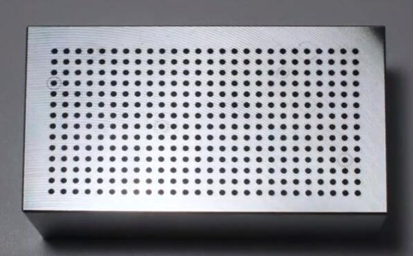 小徑深孔加工動力頭.jpg 小徑深孔加工動力頭.jpg