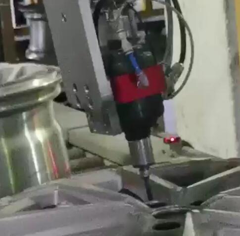 汽車(chē)輪轂去毛刺主軸.jpg 汽車(chē)輪轂去毛刺主軸.jpg