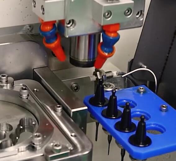 自動換刀銑削主軸.jpg 自動換刀銑削主軸.jpg