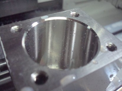 半導(dǎo)體制造設(shè)備冷卻水管倒角.jpg 半導(dǎo)體制造設(shè)備冷卻水管倒角.jpg